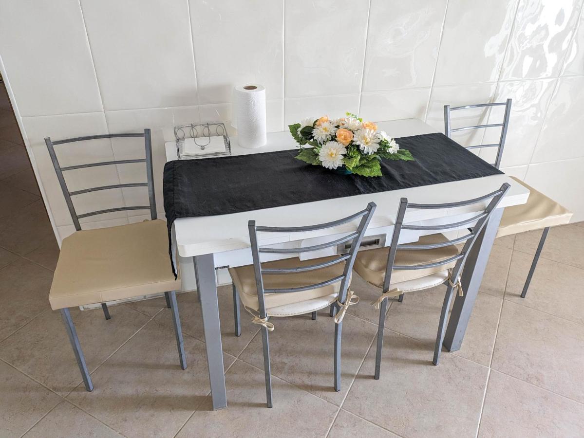 Two Bedroom Apartment - 110M2, Ac, Terrace, Wi-Fi Lagos Kültér fotó