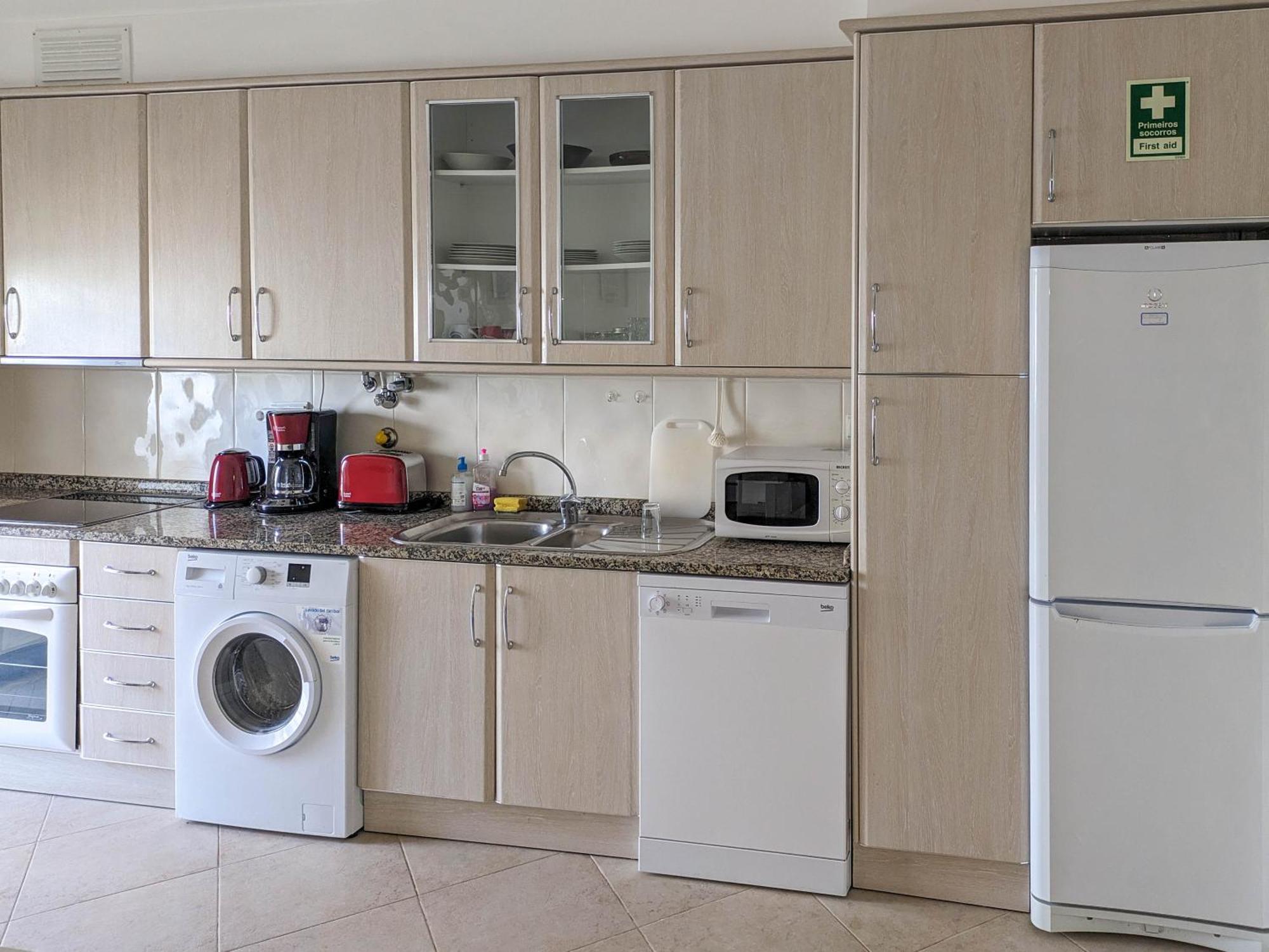 Two Bedroom Apartment - 110M2, Ac, Terrace, Wi-Fi Lagos Kültér fotó