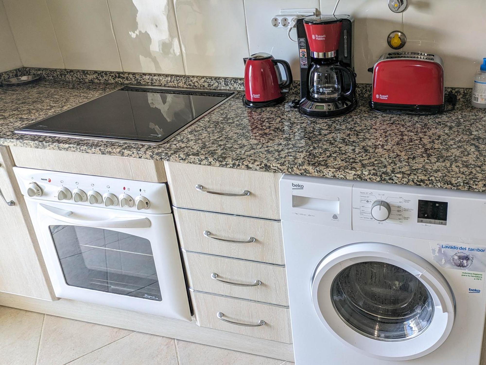 Two Bedroom Apartment - 110M2, Ac, Terrace, Wi-Fi Lagos Kültér fotó