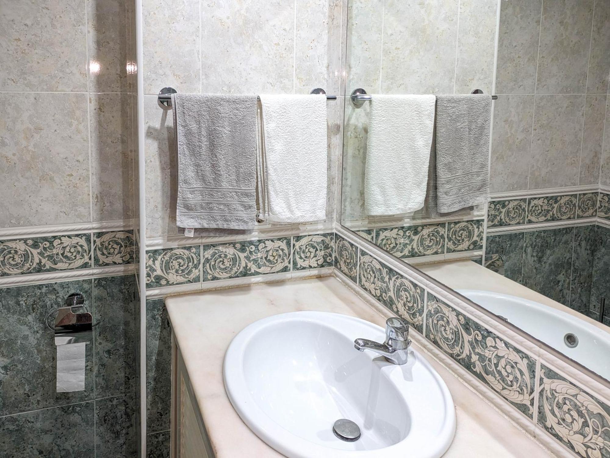 Two Bedroom Apartment - 110M2, Ac, Terrace, Wi-Fi Lagos Kültér fotó